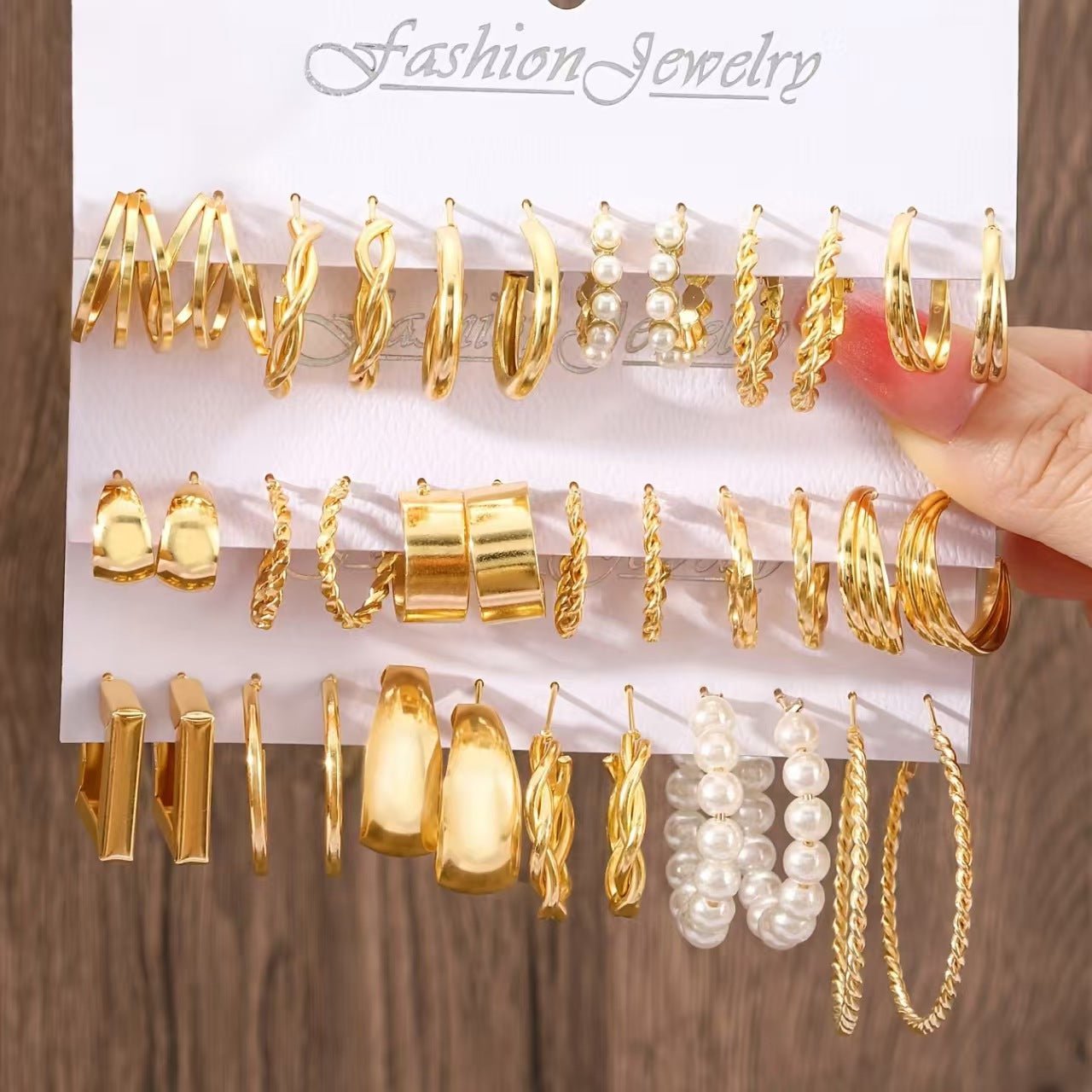Hoop Earrings Collection for Women – Trendy Minimalist Jewelry for Everyday Style - Morrowden